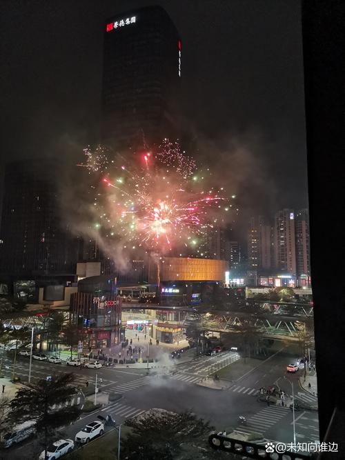 除夕夜晚窗外烟火(窗外的烟花句子)